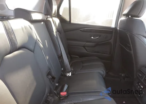 2024 Honda Pilot Touring z USA, uszkodzony, nr VIN 5FNYG1H76RB033685